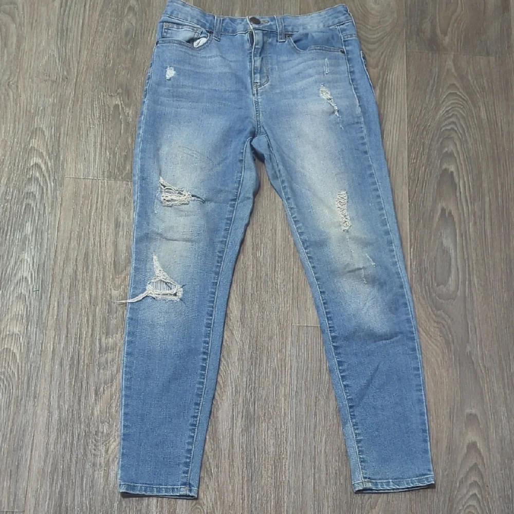 ❤️5/$25 SO Women's Light Blue Distressed Skinny Jeans